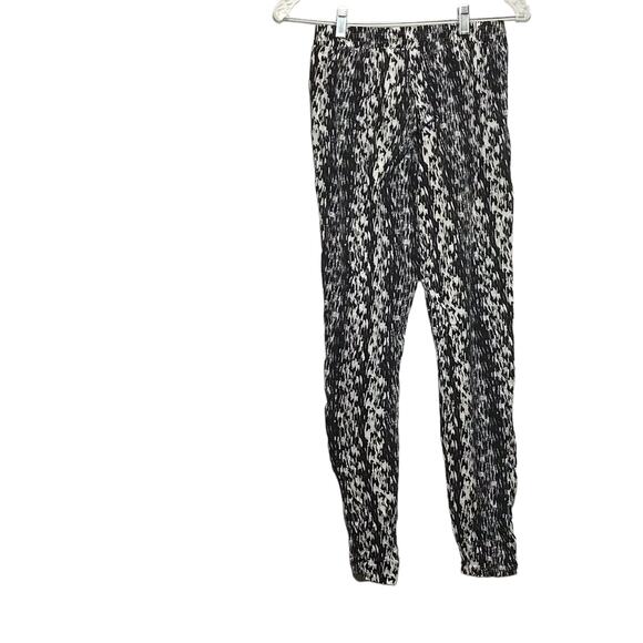 H&M boho sweats has 2 pockets - Picture 1 of 6